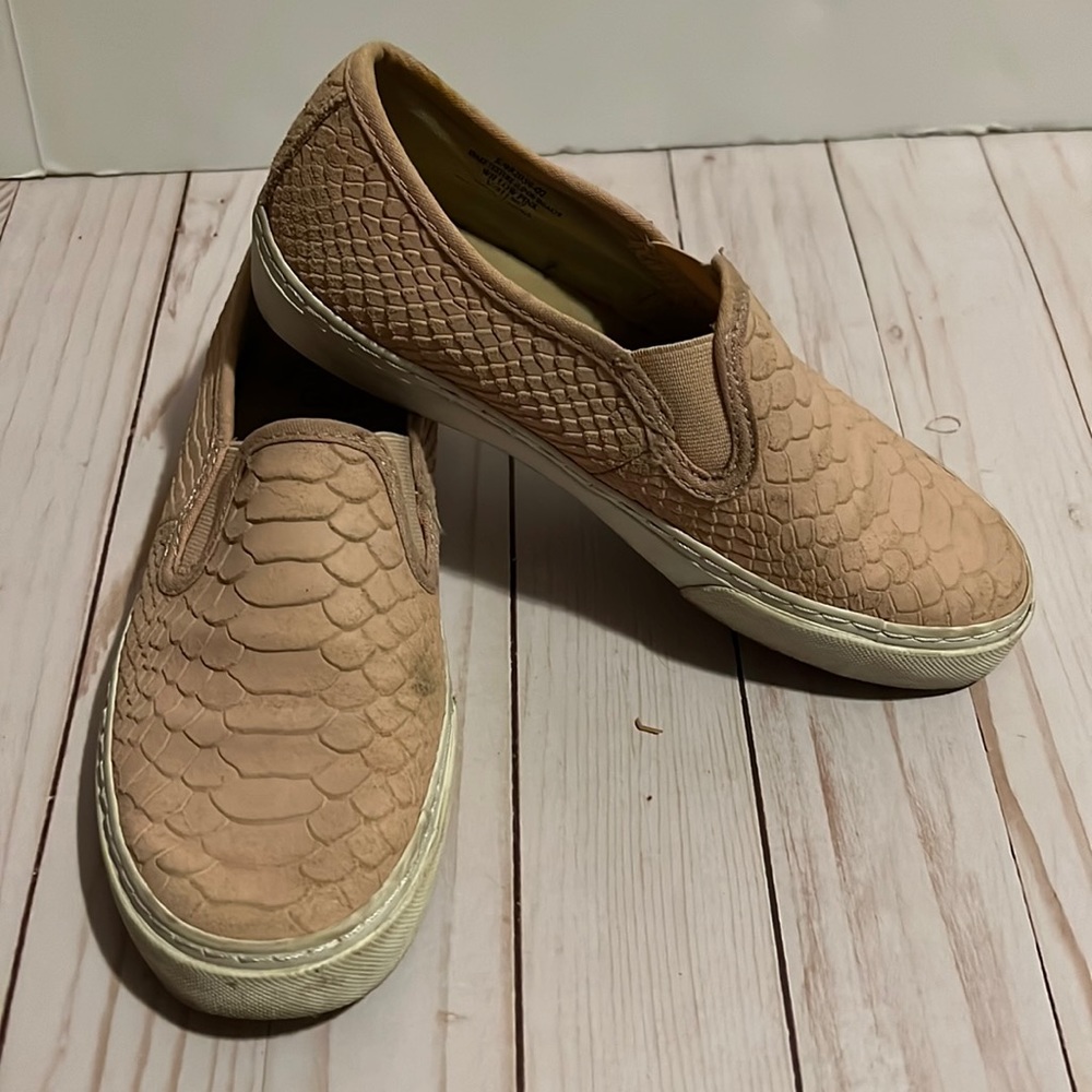 GAP snake texture slip on sneaker size 6